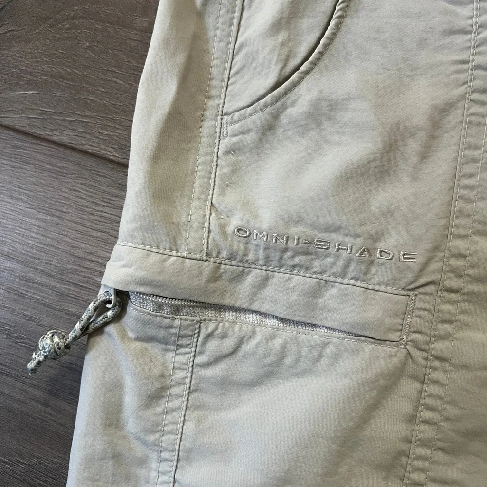 Columbia OmniShade Beige Khaki Embroidered Cargo Skort Womens‎ Small